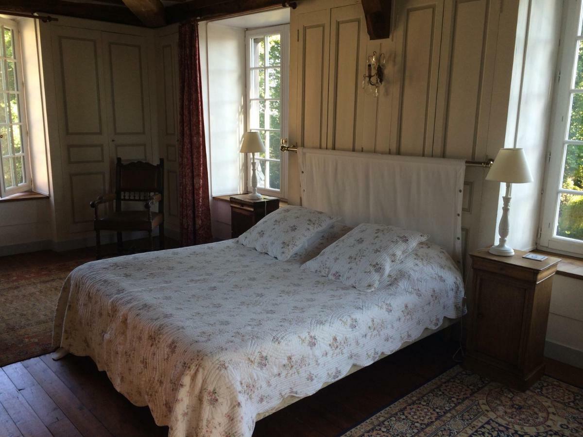 Chateau De Fleury La Foret Bed and Breakfast Igoville Exterior foto